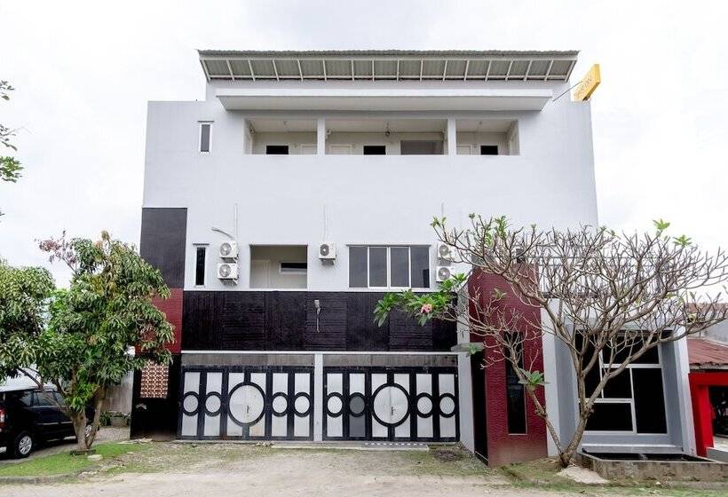 בית מלון כפרי Spot On 2272 Citra Arcade Residence Syariah