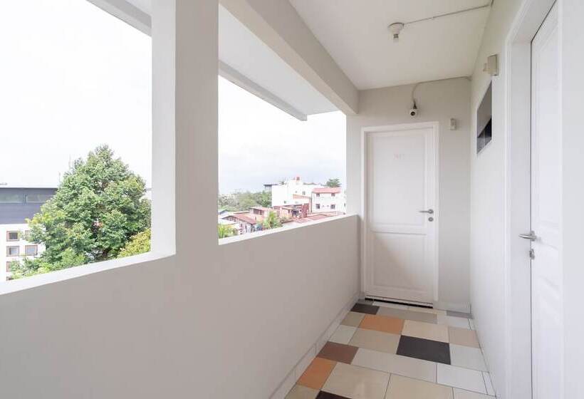 בית מלון כפרי Spot On 2272 Citra Arcade Residence Syariah