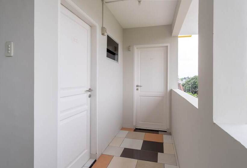 בית מלון כפרי Spot On 2272 Citra Arcade Residence Syariah