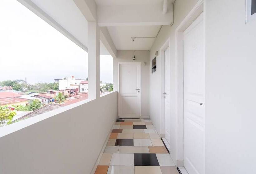 בית מלון כפרי Spot On 2272 Citra Arcade Residence Syariah