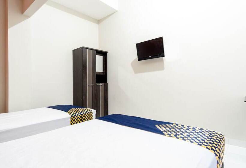 בית מלון כפרי Spot On 2272 Citra Arcade Residence Syariah