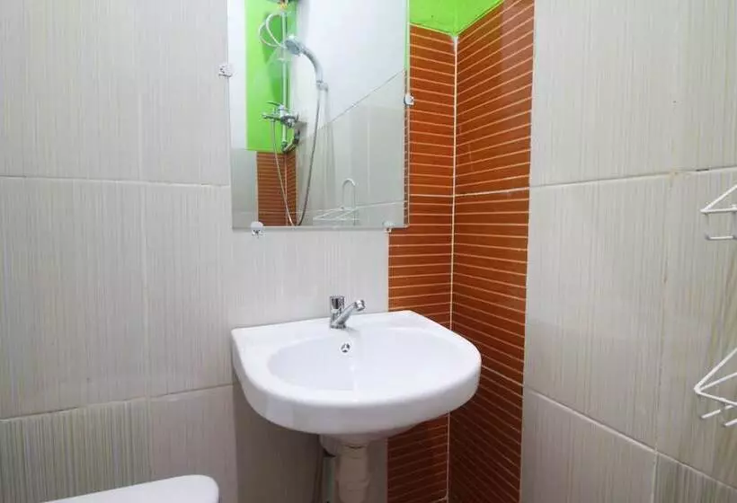 ホテル Reddoorz Syariah Near Rs Advent Bandar Lampung