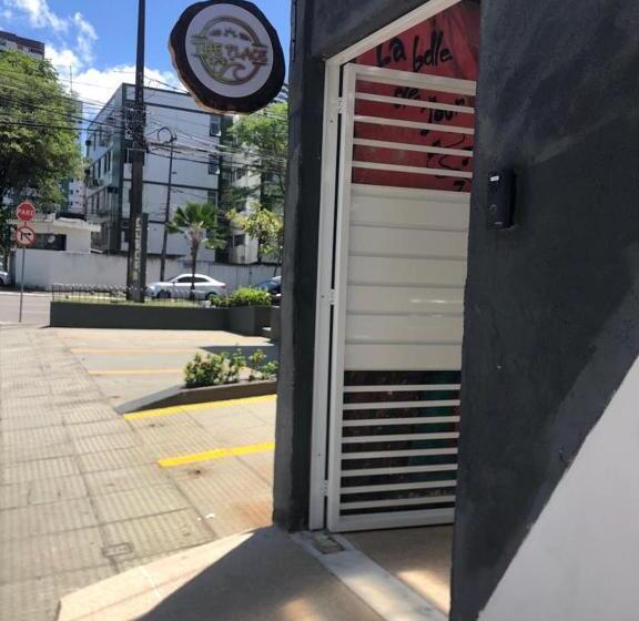 پانسیون The Place Hostel