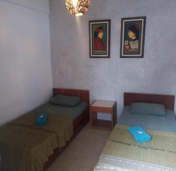 پانسیون The Place Hostel