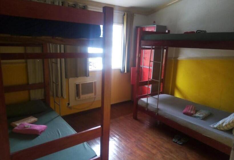 پانسیون The Place Hostel