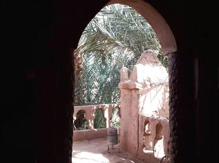 هتل The Palm Grove