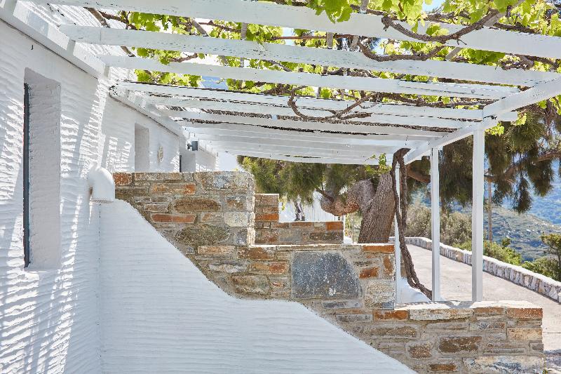 Agnanti Andros Apartments