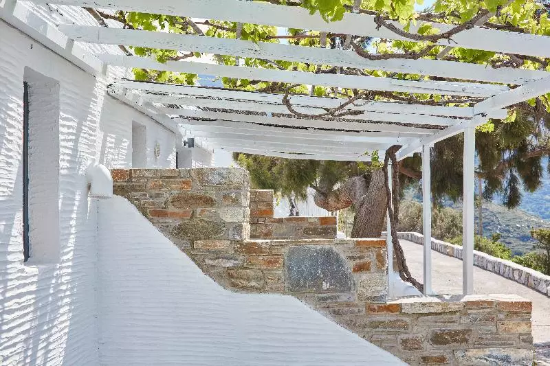 Agnanti Andros Apartments