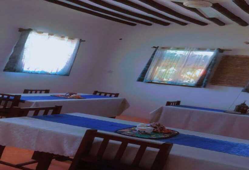 تختخواب و صبحانه Blue Roof Lodge Jambiani