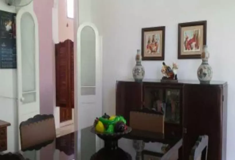 هتل Hostal Oriente