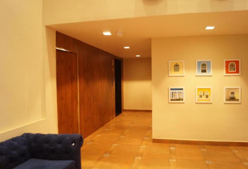 فندق Sharayu One