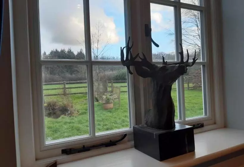 Aamiaismajoitus (B&B) Woodlands Cottage Farm