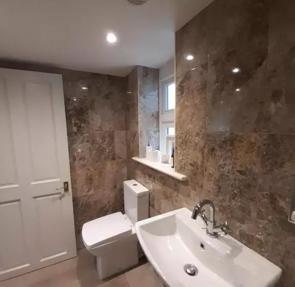 Aamiaismajoitus (B&B) Woodlands Cottage Farm