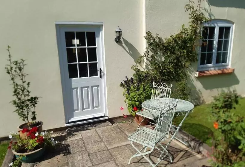 Aamiaismajoitus (B&B) Woodlands Cottage Farm