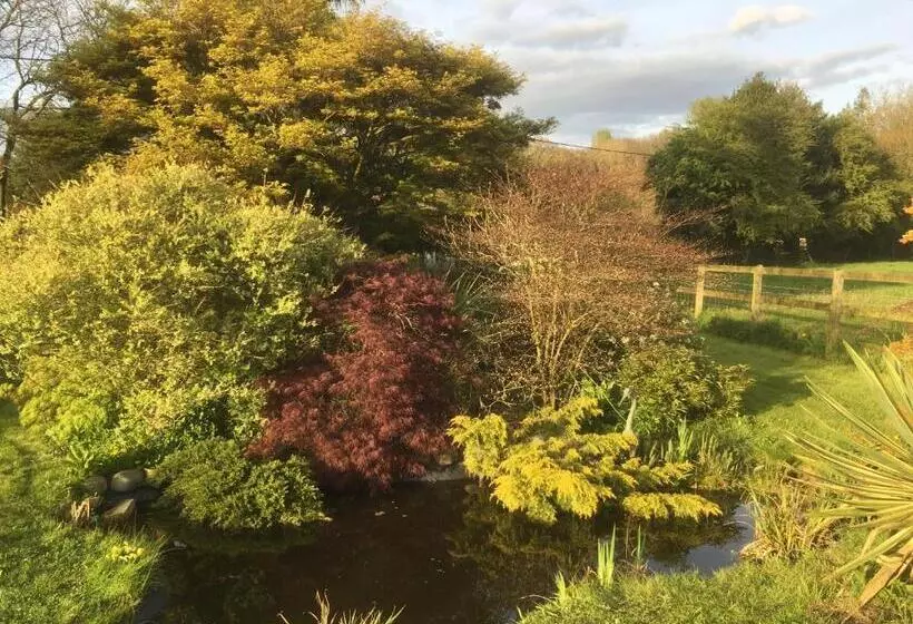 Aamiaismajoitus (B&B) Woodlands Cottage Farm