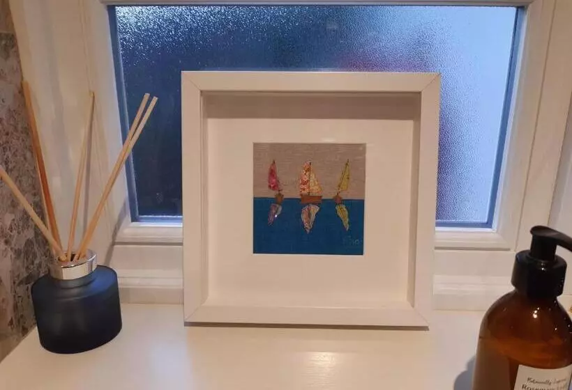 Aamiaismajoitus (B&B) Woodlands Cottage Farm