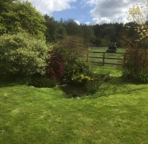 Aamiaismajoitus (B&B) Woodlands Cottage Farm