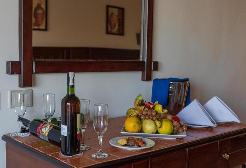 هتل Deep Blue Inn