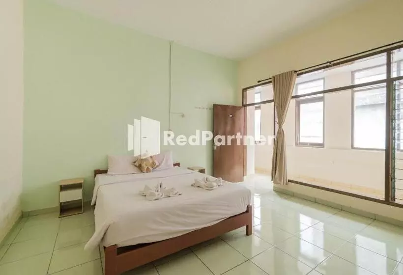 Hotelli Pondok Cahaya Panorama Mitra Reddoorz