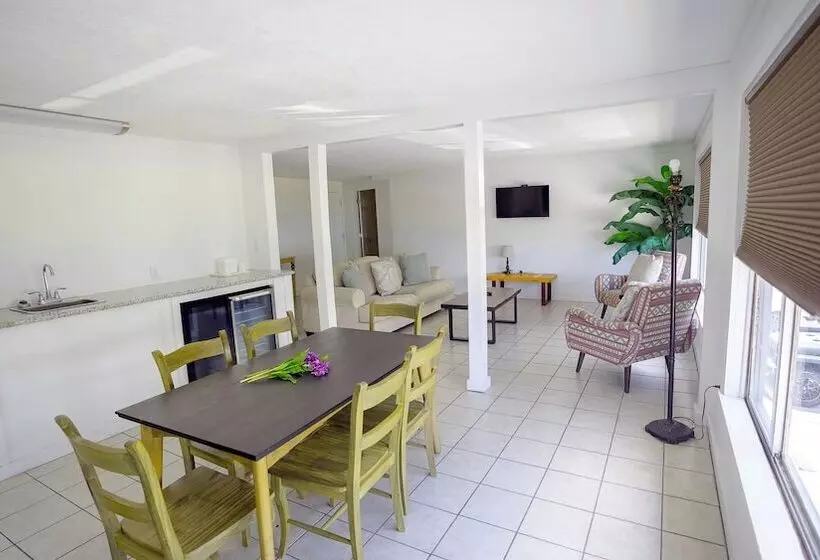 Hotelli Banana Peel Lodge