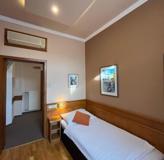 فندق Wagner Vendégudvar Panzió