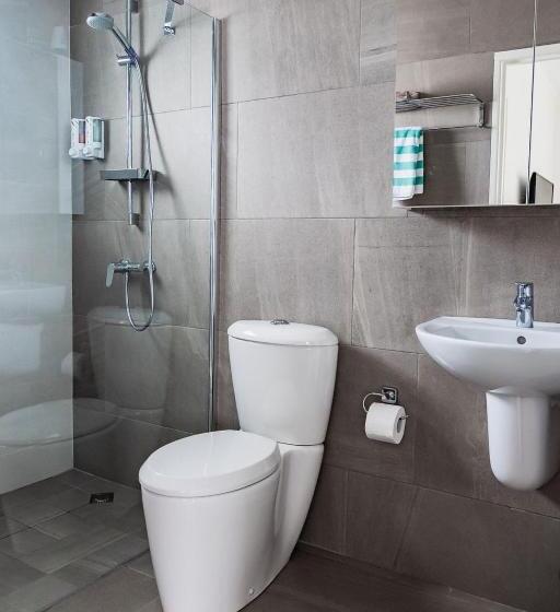 The Palm Leaf Apartments