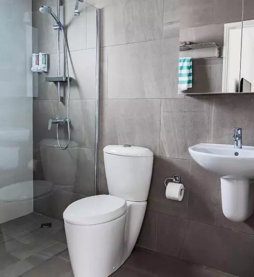 The Palm Leaf Apartments