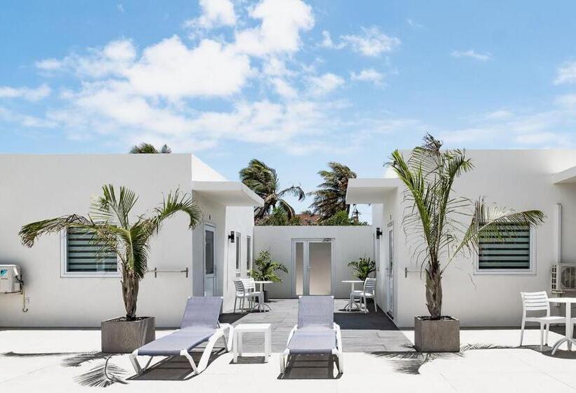 The Palm Leaf Apartments