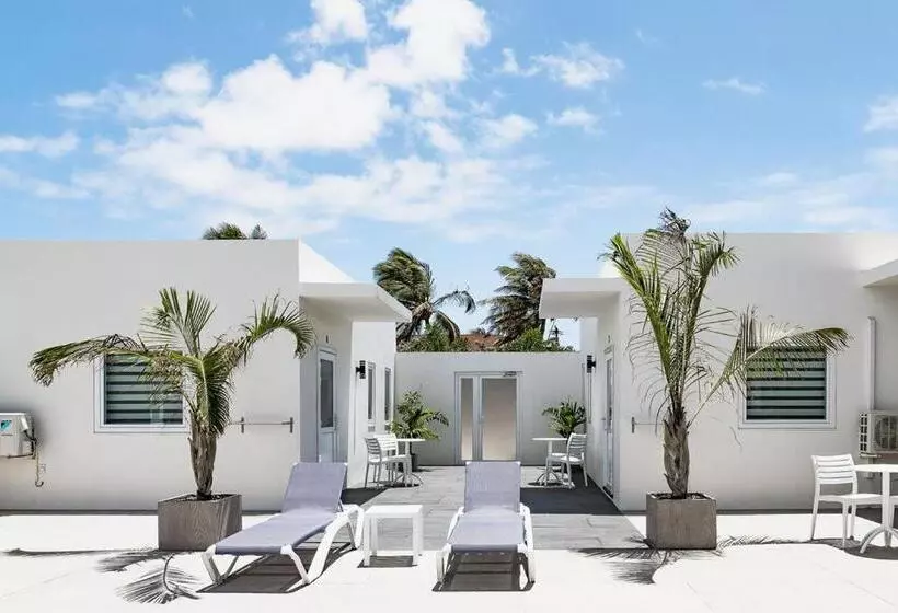 The Palm Leaf Apartments