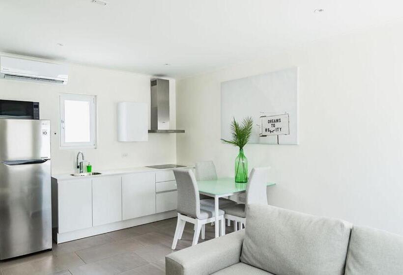 The Palm Leaf Apartments