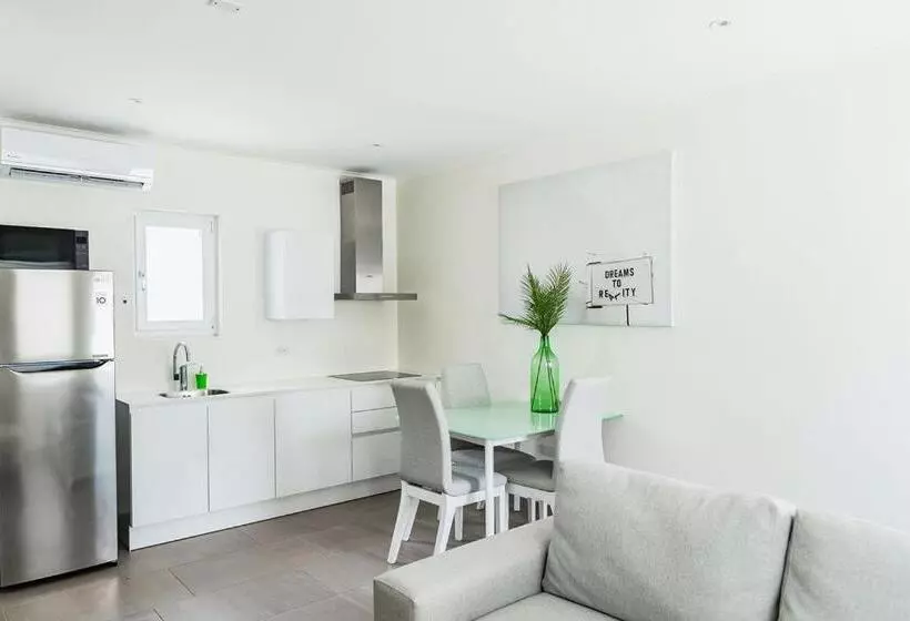 The Palm Leaf Apartments