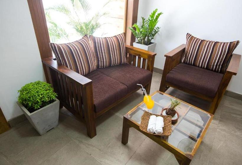 Hotel Maple Tree Residencies