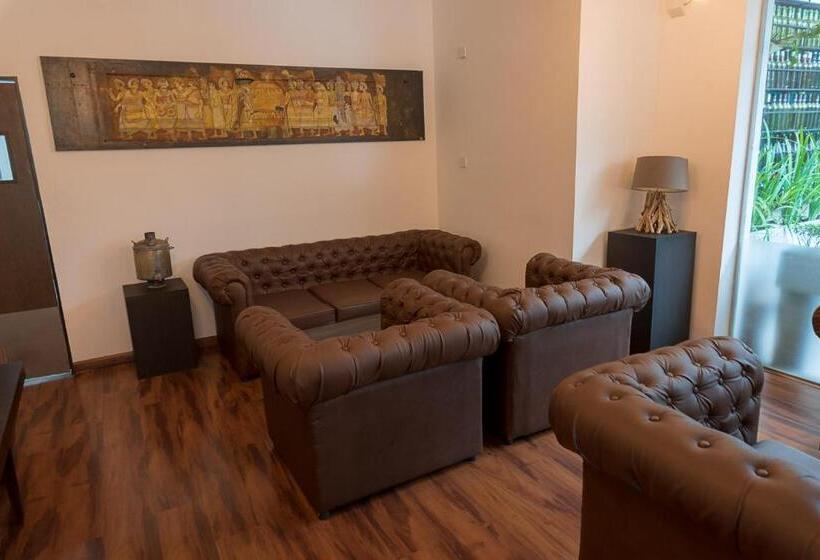 Pearl Royal Hotel, Colombo