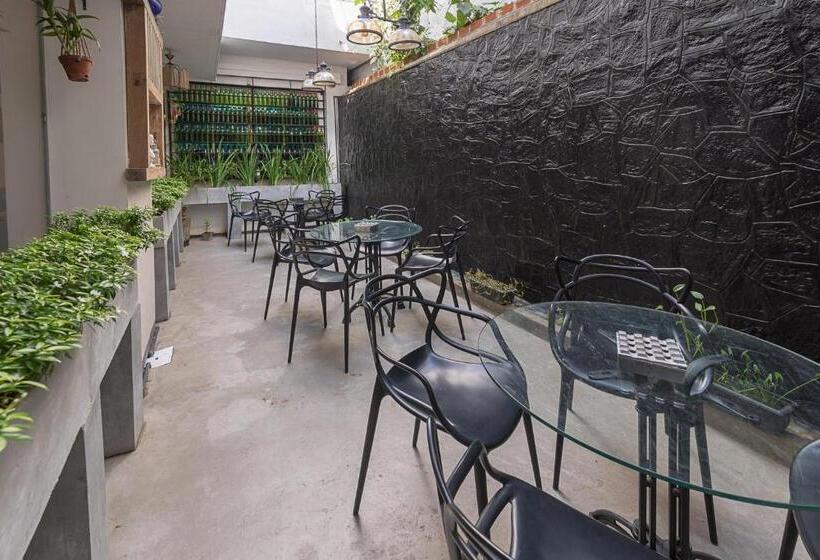 Pearl Royal Hotel, Colombo