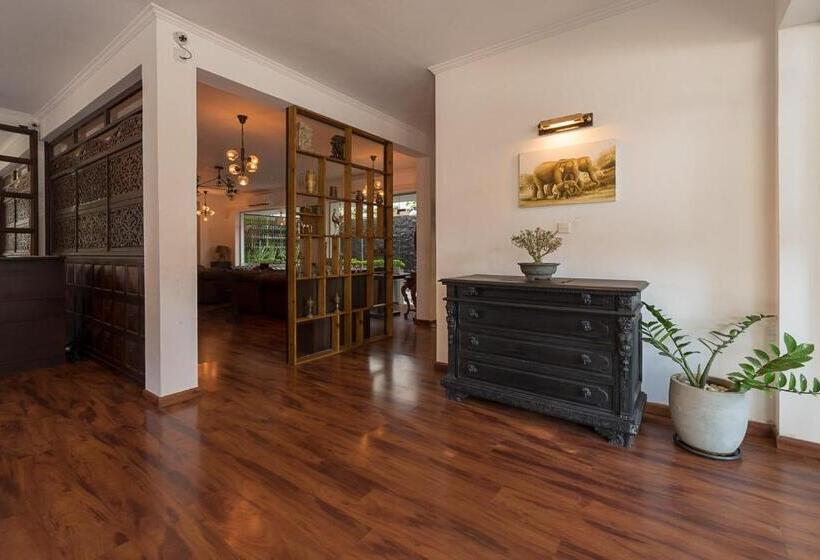 Pearl Royal Hotel, Colombo