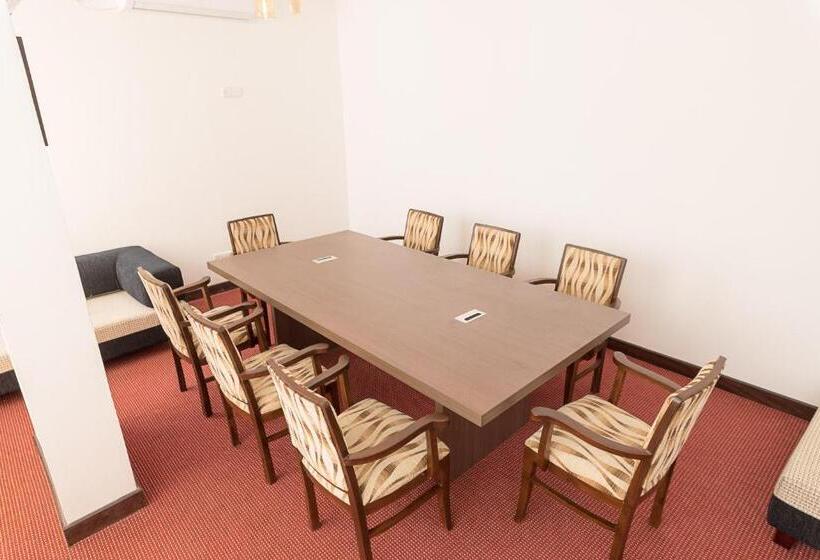 Pearl Royal Hotel, Colombo