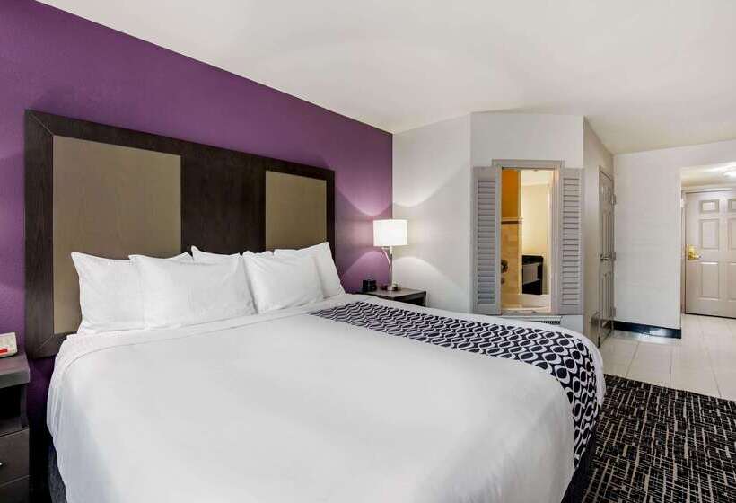 فندق La Quinta Inn By Wyndham West Long Branch