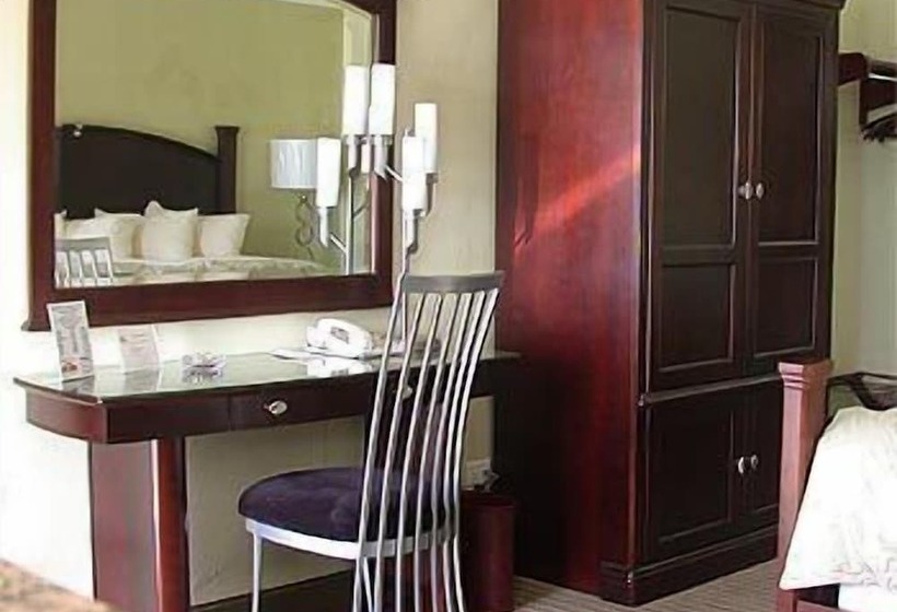 בית מלון כפרי Marvin S Garden Inn