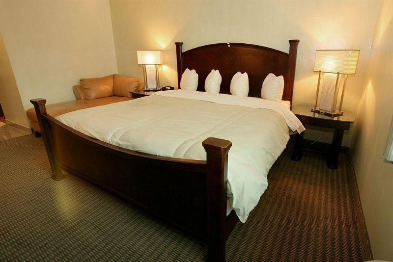 בית מלון כפרי Marvin S Garden Inn