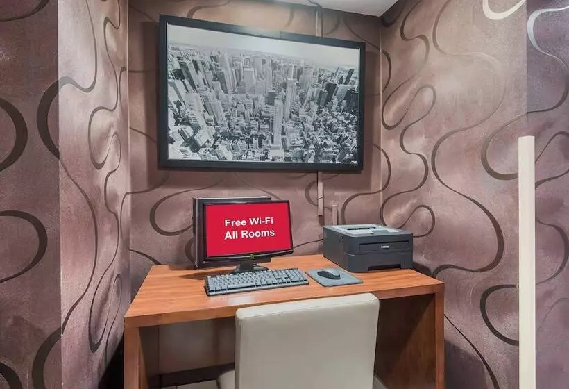 Отель Red Roof Inn Fairfield