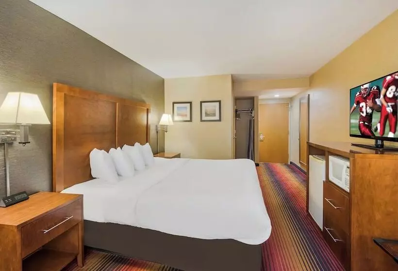 Отель Red Roof Inn Fairfield