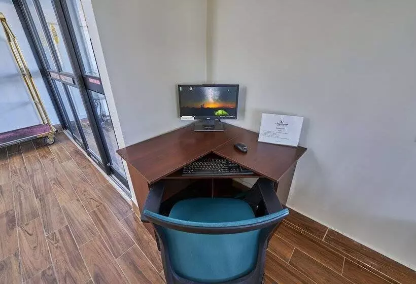 ホテル The Mariner Resort Cape Cod By The Red Collection