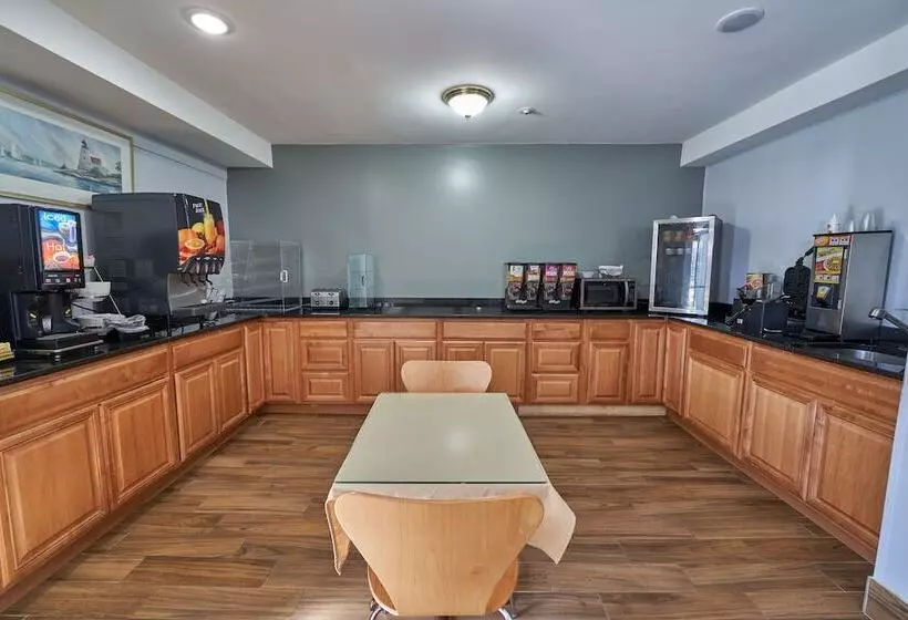 ホテル The Mariner Resort Cape Cod By The Red Collection