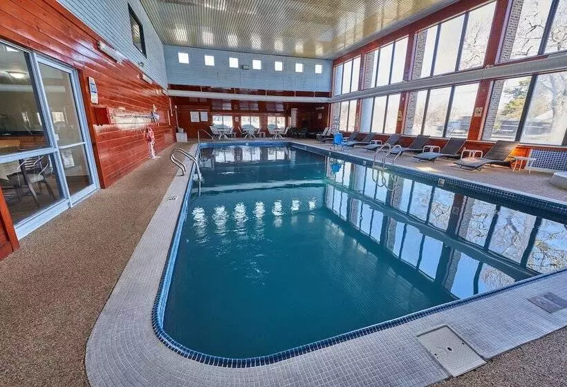 ホテル The Mariner Resort Cape Cod By The Red Collection