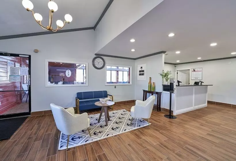 ホテル The Mariner Resort Cape Cod By The Red Collection