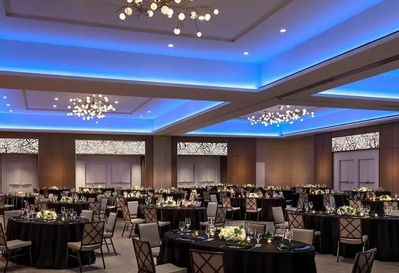 هتل The Westin Anaheim Resort