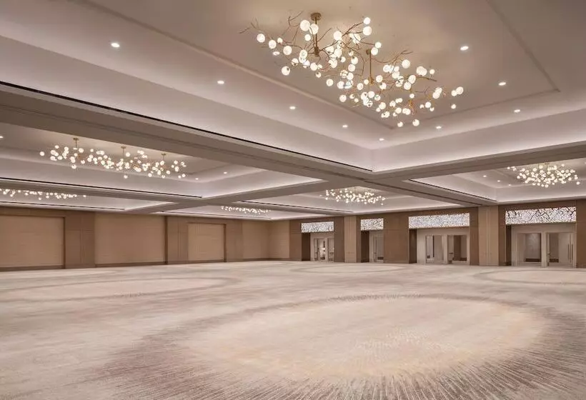 هتل The Westin Anaheim Resort