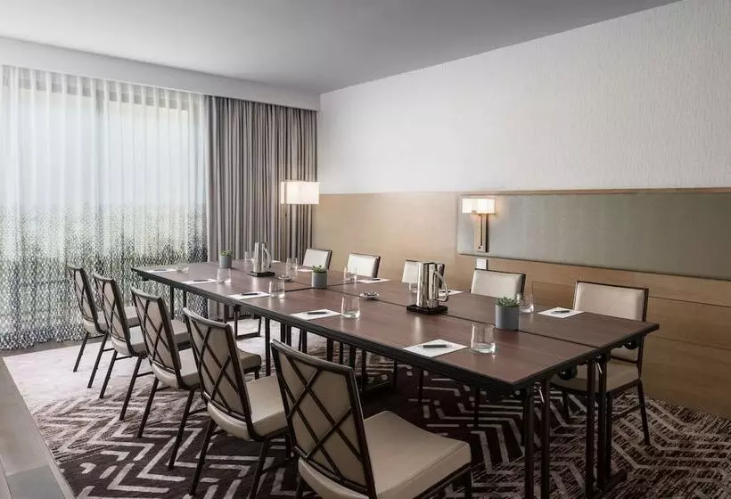 هتل The Westin Anaheim Resort