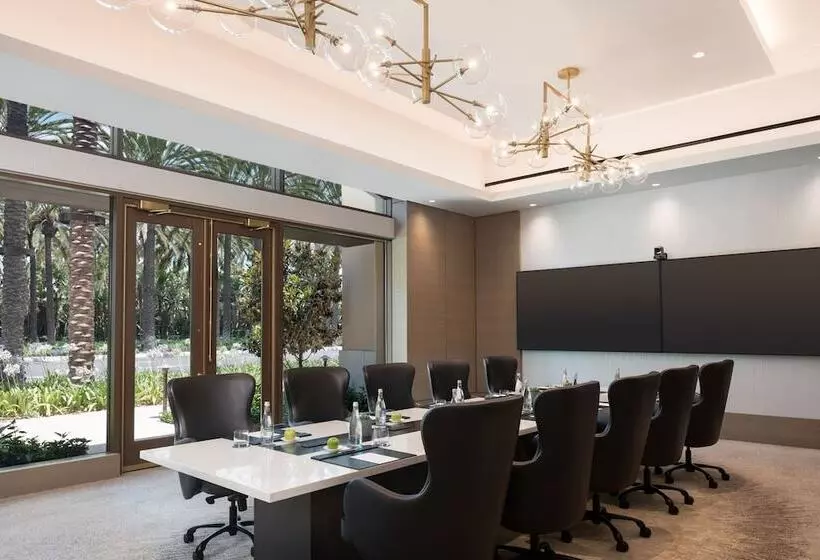 هتل The Westin Anaheim Resort