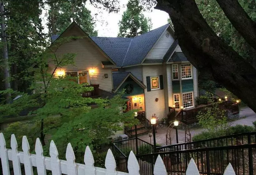 Mccaffrey House Bed And Breakfast Inn